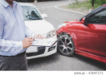 Traffic Accident and insurance concept, Insurance agent working 42697271