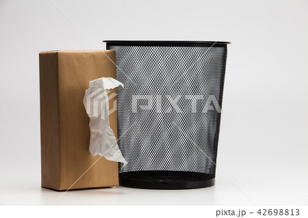 Tissue box and Metal trash bin Tissue box and Metal trash bin 42698813