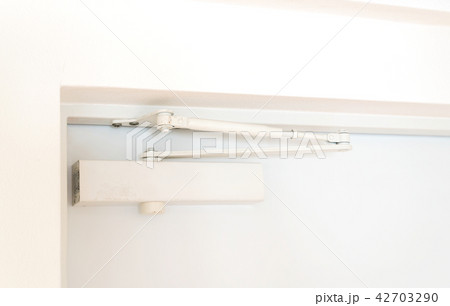 玄関・ドアクローザー  42703290