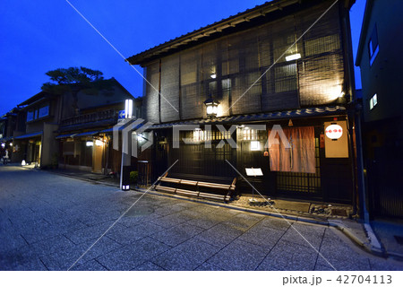 京都花街　上七軒 42704113