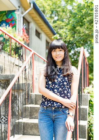 女性 メス アジア人 42705801