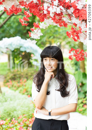 女性 メス フィールドの花 42706399