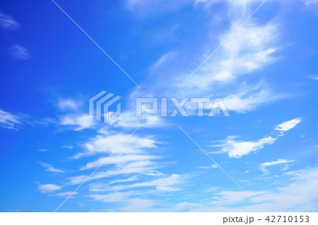 空 青空 雲の写真素材