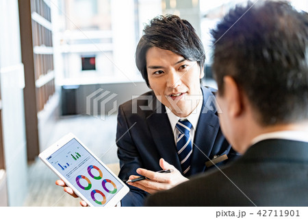 ビジネスマン、受付、コンサルタント 42711901