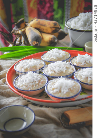 Steamed Banana Cake with coconut.Khanom Kluay 42714928