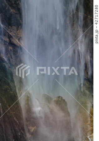 Close-up of of the Upper Yosemite Falls Close-up of of the Upper Yosemite Falls 42717280