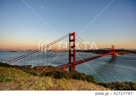 Sunset over the Golden Gate Bridge 42717797