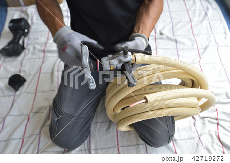 エアコン取り付け風景　フレア加工 42719272