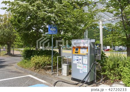 電気自動車の充電スタンド 電気自動車の充電スタンド 42720233