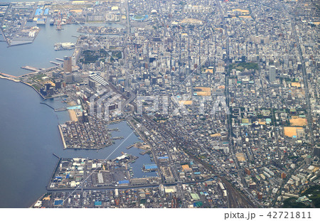 高松市中心部を西から東へ俯瞰する 42721811