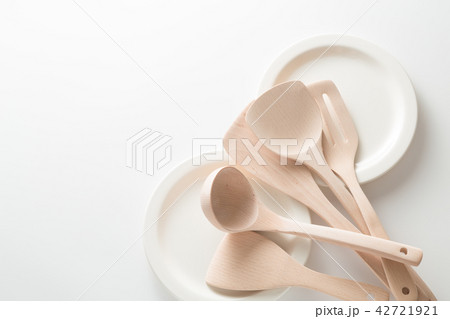 調理器具　白背景 42721921