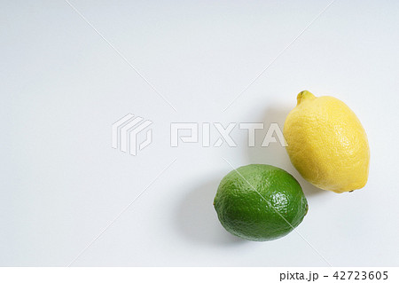 fresh lemon and lime 42723605