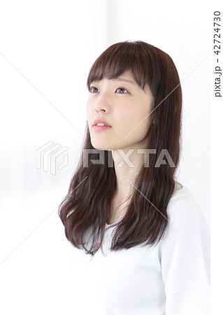 若い女性 ヘアスタイル 若い女性 ヘアスタイル 42724730