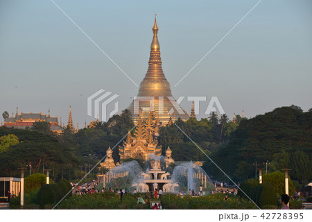 Shwedagon Pagoda Shwedagon Pagoda 42728395