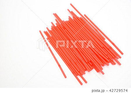 飲み物のプラスチックストロー 42729574