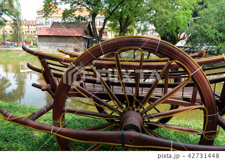 CAMBODIA SIEM REAP CITY TRANSPORT OX CART 42731448