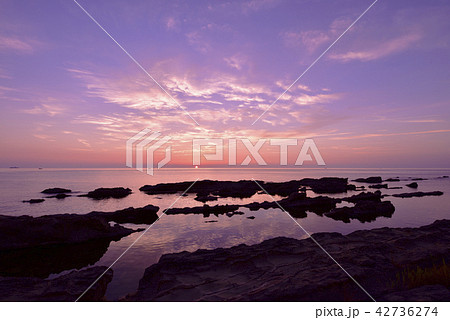 弁慶の洗濯岩展望所から見た夕景 福井県福井市 の写真素材 42736274 Pixta