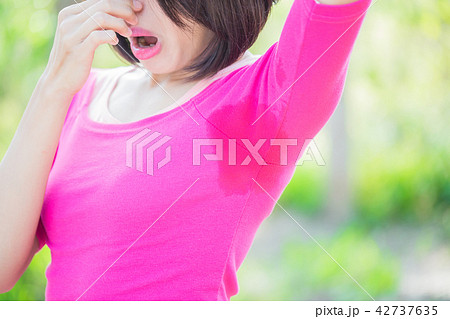 woman with body odor problem 42737635