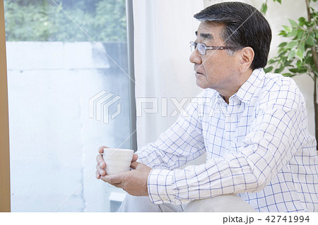 高齢者イメージ リタイヤ 認知症 うつ病 高齢者イメージ リタイヤ 認知症 うつ病 42741994