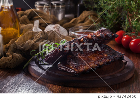 Spicy barbecued pork ribs 42742450