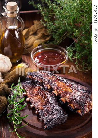 Spicy barbecued pork ribs Spicy barbecued pork ribs 42742453