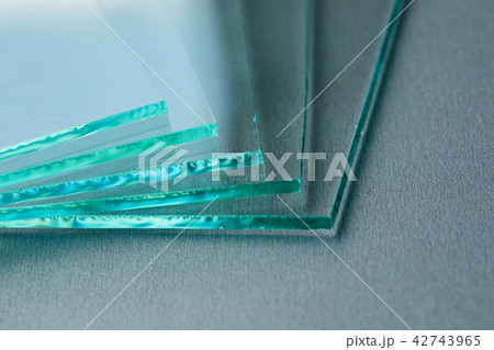 Sheets of Factory manufacturing tempered clear float glass panels cut to size Sheets of Factory manufacturing tempered clear float glass panels cut to size 42743965