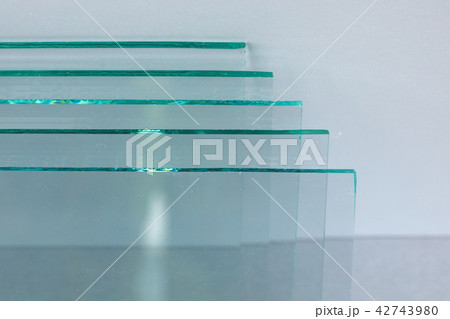 Sheets of Factory manufacturing tempered clear float glass panels cut to size 42743980