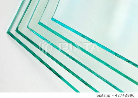 Sheets of Factory manufacturing tempered clear float glass panels cut to size Sheets of Factory manufacturing tempered clear float glass panels cut to size 42743996