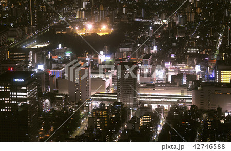日本の東京都市景観 錦糸町駅など、街並みを望む(夜景) 日本の東京都市景観 錦糸町駅など、街並みを望む(夜景) 42746588