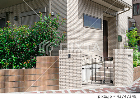 戸建て住宅　玄関アプローチ　イメージ 42747349