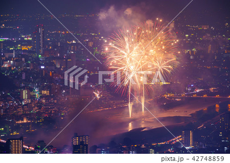 長良川全国花火大会(百々ヶ峰西峰より撮影) 長良川全国花火大会(百々ヶ峰西峰より撮影) 42748859