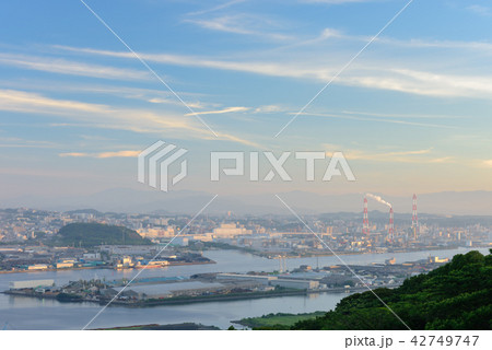工業都市の夕暮れ【福岡県北九州市】 42749747