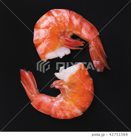 Two boiled shrimp 42751569