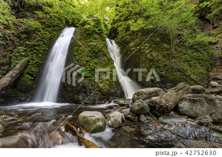 山梨小菅村の雄滝 山梨小菅村の雄滝 42752630
