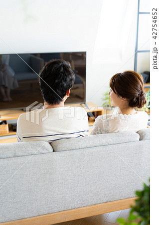 カップル　ライフスタイル 42754652