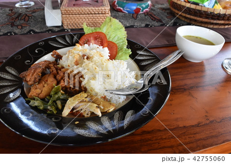 バリの朝飯ナシチャンプル 42755060