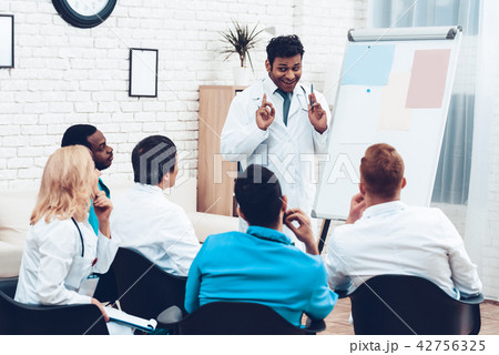 Indian Doctor Shares Experience With Colleagues. 42756325