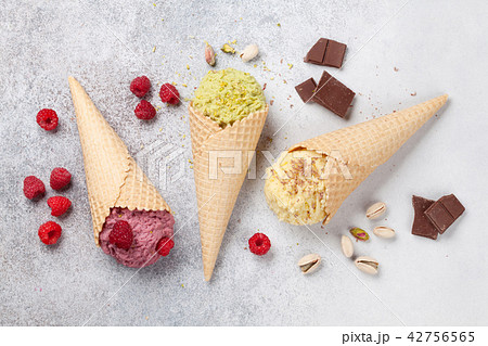 Ice cream with nuts and berries Ice cream with nuts and berries 42756565
