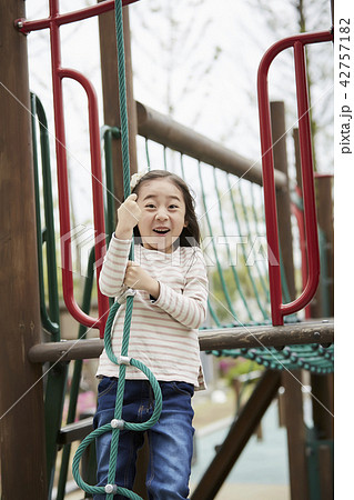 韓国人 女の子 小学生の写真素材