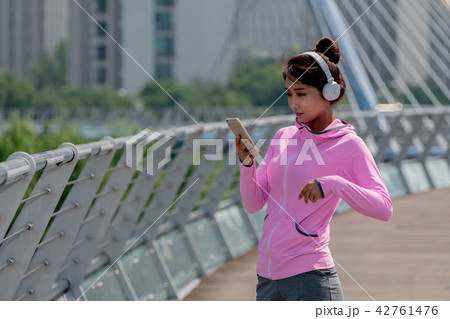 人 人間 韓国人 42761476