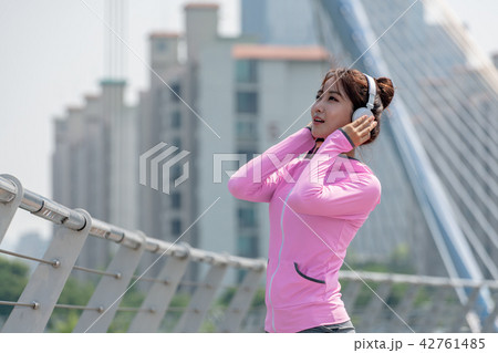 韓国人 若い女性 健康 42761485