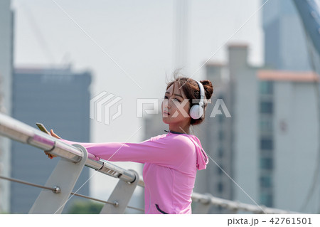 女性 女 女の子 42761501