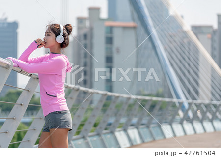 女性 女 女の子 42761504