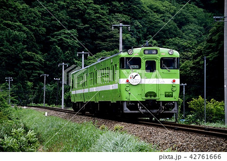 1994年　山陰線を行くキハ47系山陰色2両 42761666