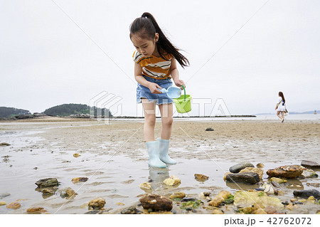 見下ろす 見おろす 子供 42762072
