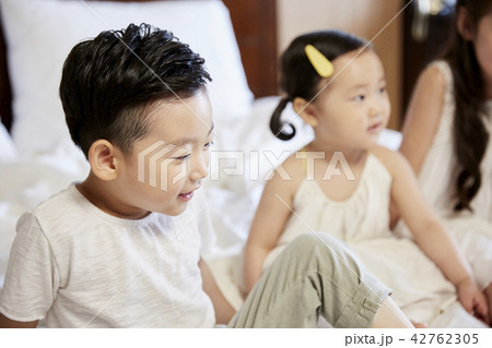 男 男性 男の子 42762305