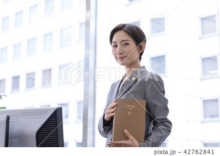 女性弁護士 女性弁護士 42762841