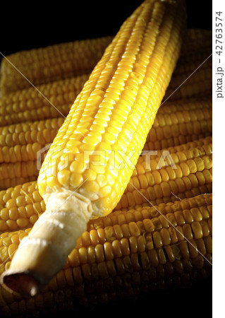 とうもろこし 42763574
