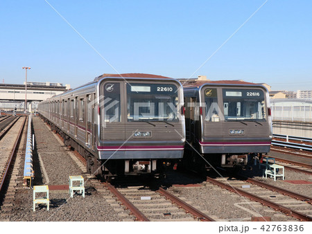大阪市　谷町線の電車 42763836