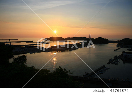 《島根県》浜田港の夕景 42765374